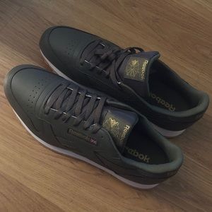 Brand new in the box. Reebok classics - green